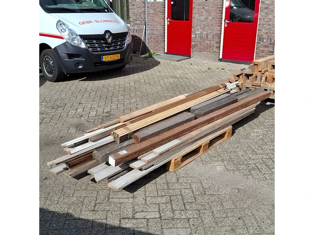 Partij divers hout restmateriaal op 2x pallet - afbeelding 5 van  8