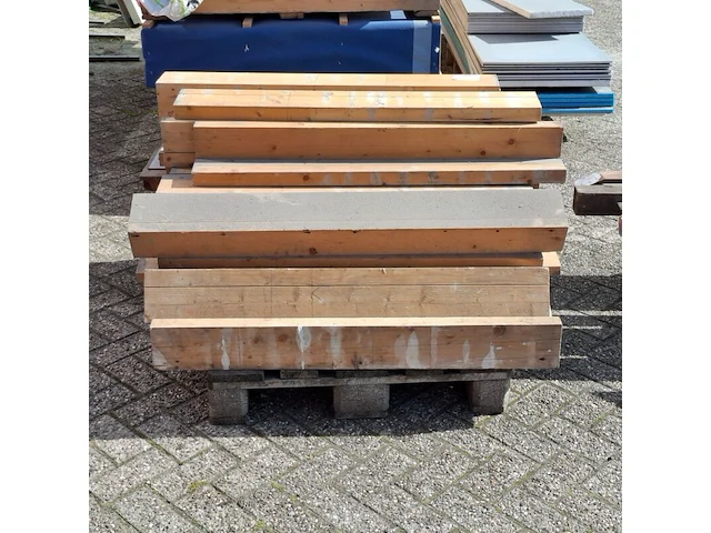 Partij divers hout restmateriaal op 2x pallet - afbeelding 7 van  8