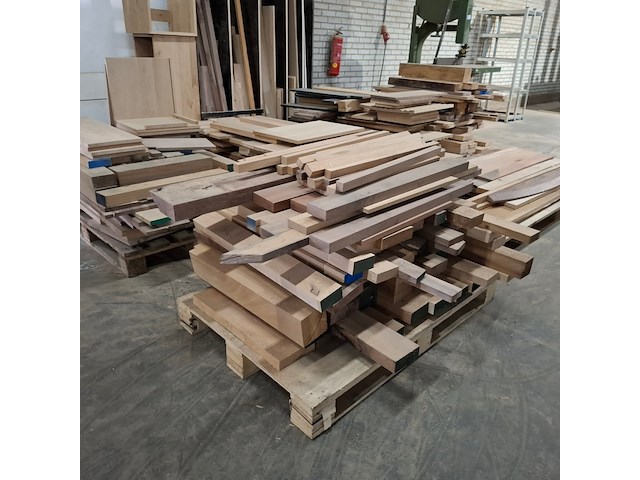 Partij divers hout restmateriaal - afbeelding 3 van  16