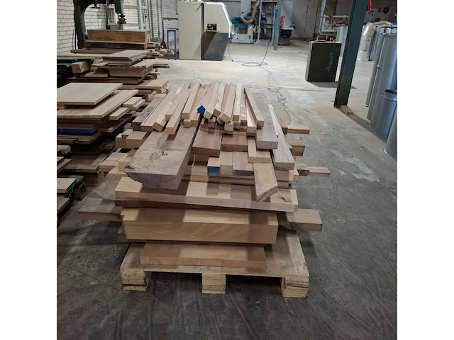 Partij divers hout restmateriaal - afbeelding 4 van  16