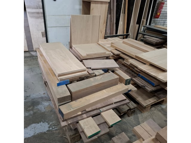 Partij divers hout restmateriaal - afbeelding 7 van  16