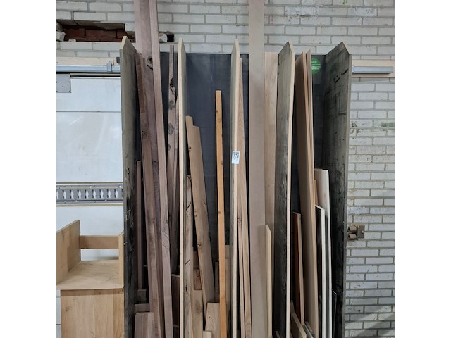 Partij divers hout restmateriaal - afbeelding 8 van  16