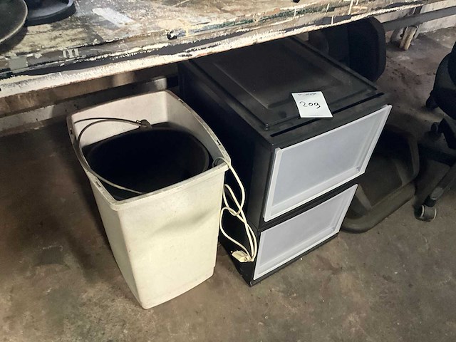 Partij divers huisraad - afbeelding 2 van  11