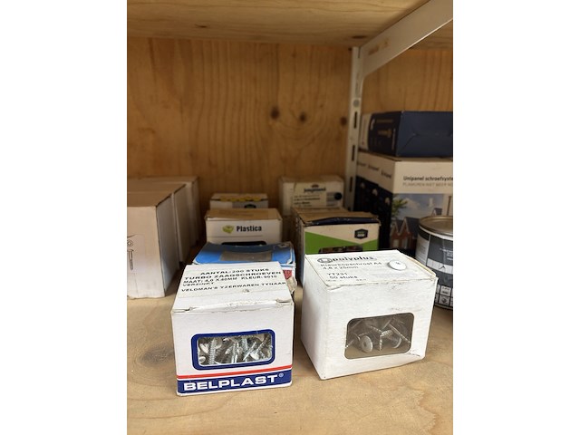 Partij divers ijzerwaar o.a. fischer, macnails - afbeelding 4 van  44