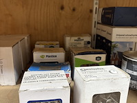 Partij divers ijzerwaar o.a. fischer, macnails - afbeelding 4 van  44