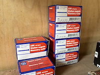 Partij divers ijzerwaar o.a. fischer, macnails - afbeelding 13 van  44