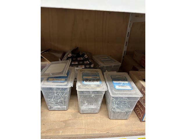 Partij divers ijzerwaar o.a. fischer, macnails - afbeelding 15 van  44