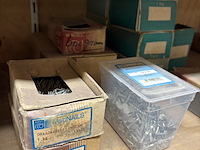 Partij divers ijzerwaar o.a. fischer, macnails - afbeelding 16 van  44