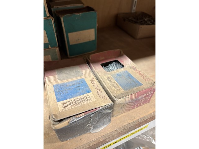 Partij divers ijzerwaar o.a. fischer, macnails - afbeelding 17 van  44