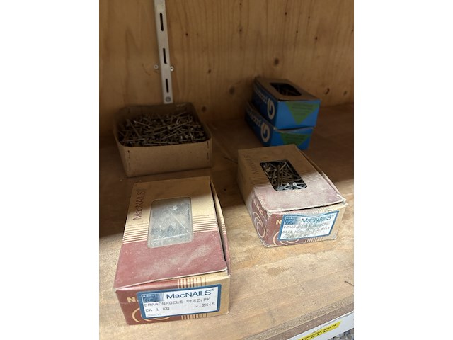Partij divers ijzerwaar o.a. fischer, macnails - afbeelding 18 van  44