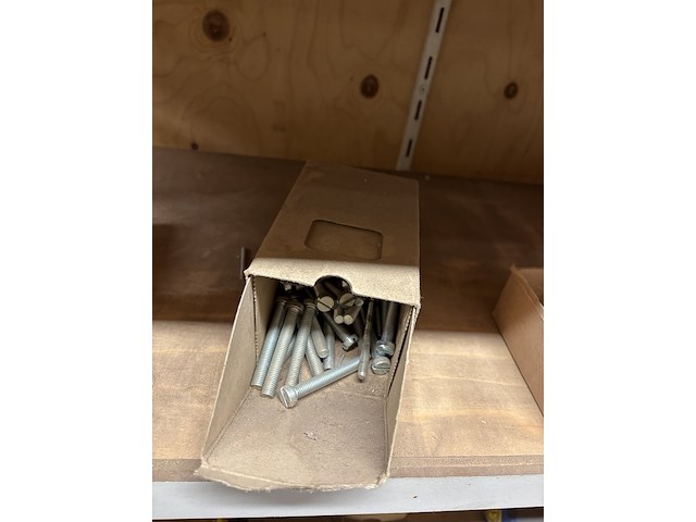 Partij divers ijzerwaar o.a. fischer, macnails - afbeelding 21 van  44