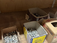 Partij divers ijzerwaar o.a. fischer, macnails - afbeelding 22 van  44