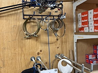 Partij divers ijzerwaar o.a. fischer, macnails - afbeelding 12 van  44