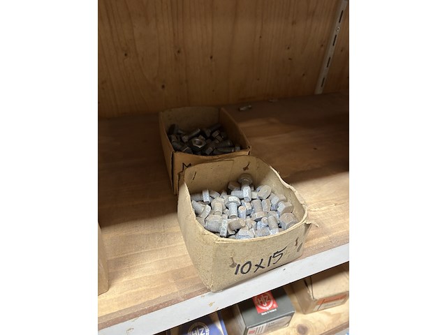 Partij divers ijzerwaar o.a. fischer, macnails - afbeelding 24 van  44