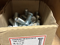 Partij divers ijzerwaar o.a. fischer, macnails - afbeelding 28 van  44