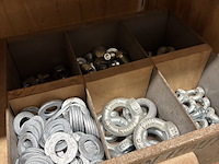 Partij divers ijzerwaar o.a. fischer, macnails - afbeelding 29 van  44