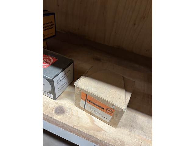 Partij divers ijzerwaar o.a. fischer, macnails - afbeelding 30 van  44