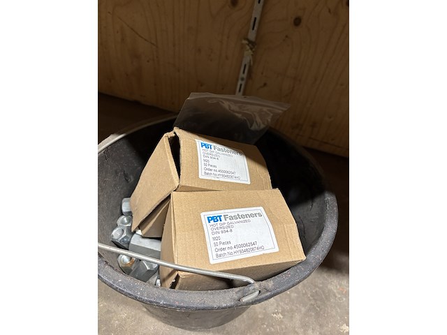 Partij divers ijzerwaar o.a. fischer, macnails - afbeelding 31 van  44