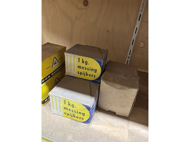 Partij divers ijzerwaar o.a. fischer, macnails - afbeelding 37 van  44