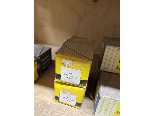 Partij divers ijzerwaar o.a. fischer, macnails - afbeelding 38 van  44