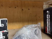 Partij divers ijzerwaar o.a. fischer, macnails - afbeelding 42 van  44