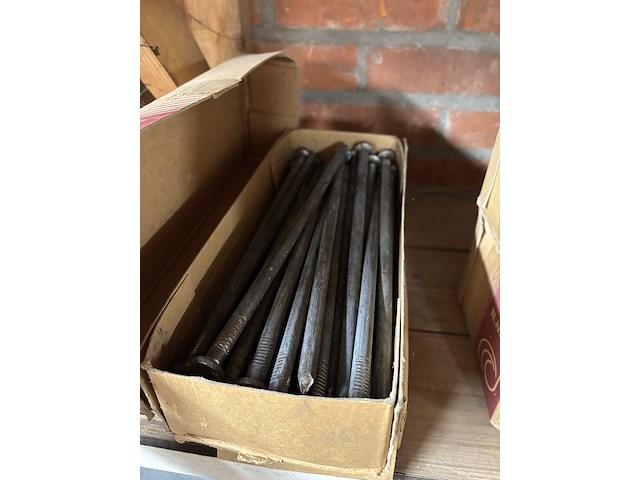 Partij divers ijzerwaar o.a. macnails - afbeelding 5 van  9