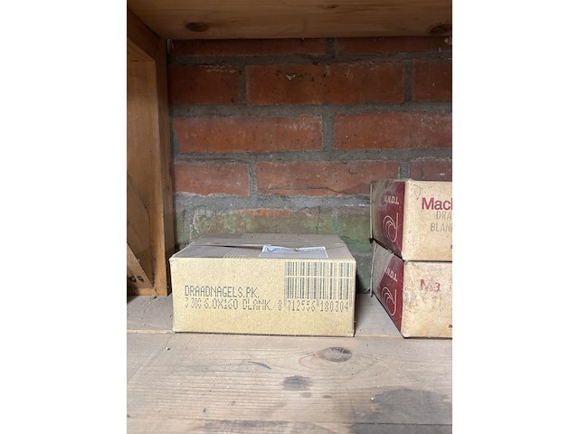 Partij divers ijzerwaar o.a. macnails - afbeelding 8 van  9