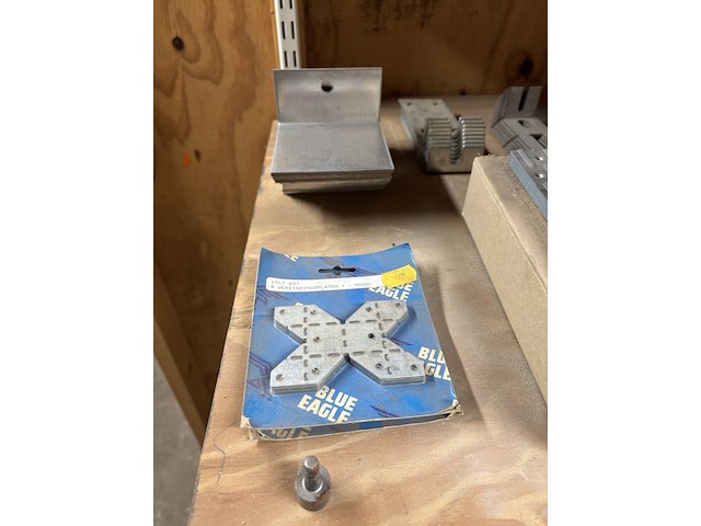 Partij divers ijzerwaar - afbeelding 1 van  19