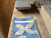 Partij divers ijzerwaar - afbeelding 1 van  19