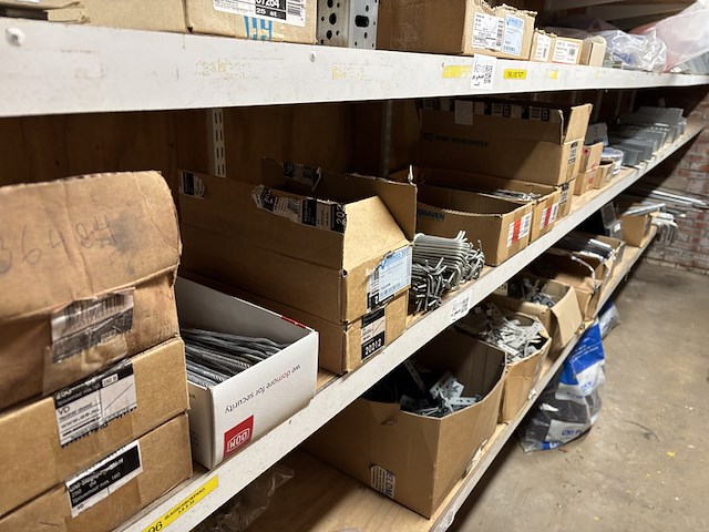 Partij divers ijzerwaar - afbeelding 1 van  24