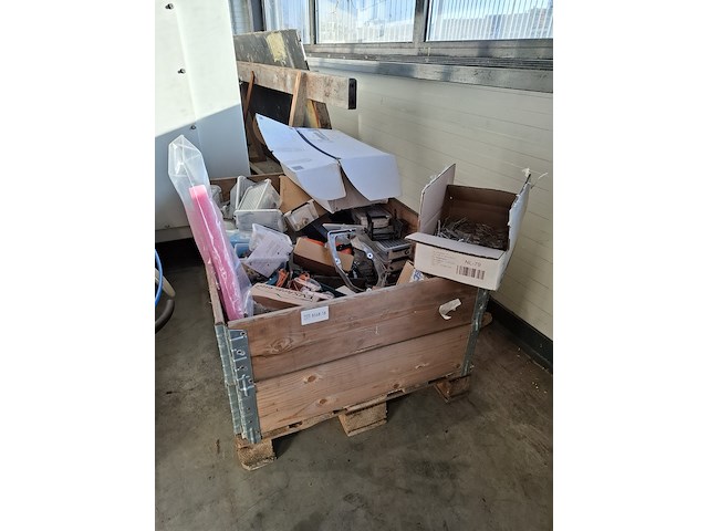 Partij divers ijzerwaar - afbeelding 1 van  15