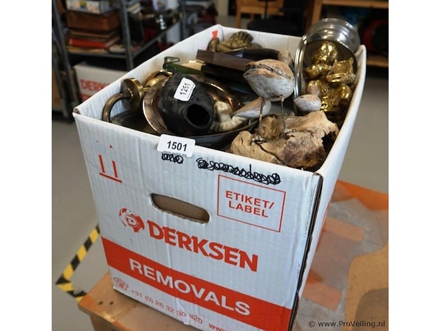 Partij divers in doos - afbeelding 1 van  5