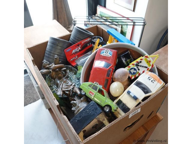 Partij divers in doos - afbeelding 2 van  5