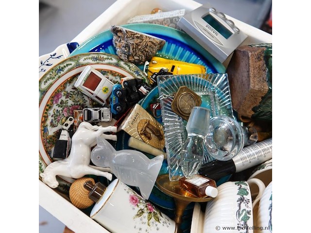 Partij divers in kunststof curverbox - afbeelding 4 van  5