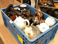 Partij divers in plastic krat - afbeelding 1 van  5