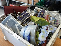 Partij divers in plastic krat