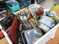 Partij divers in plastic krat - afbeelding 2 van  5