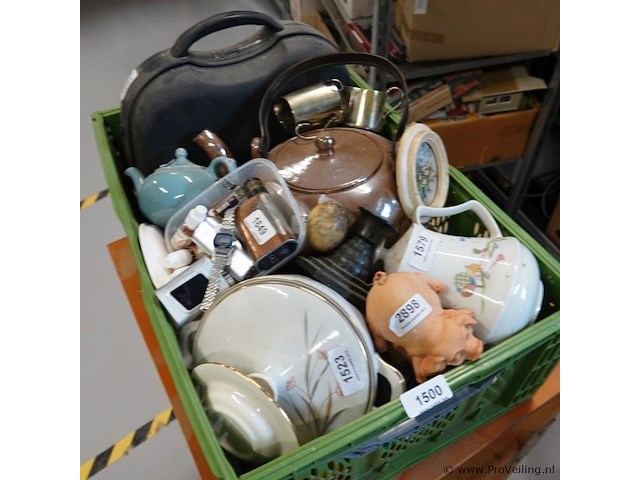 Partij divers in plastic krat - afbeelding 2 van  5