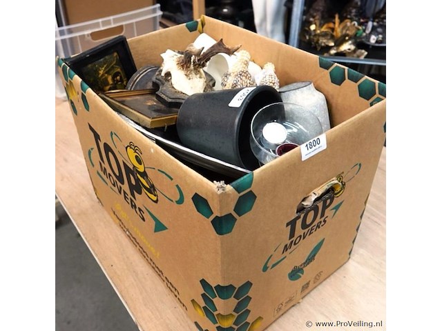 Partij divers in verhuisdoos - afbeelding 1 van  5