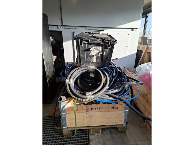 Partij divers industrieel en luchtslang - afbeelding 1 van  7