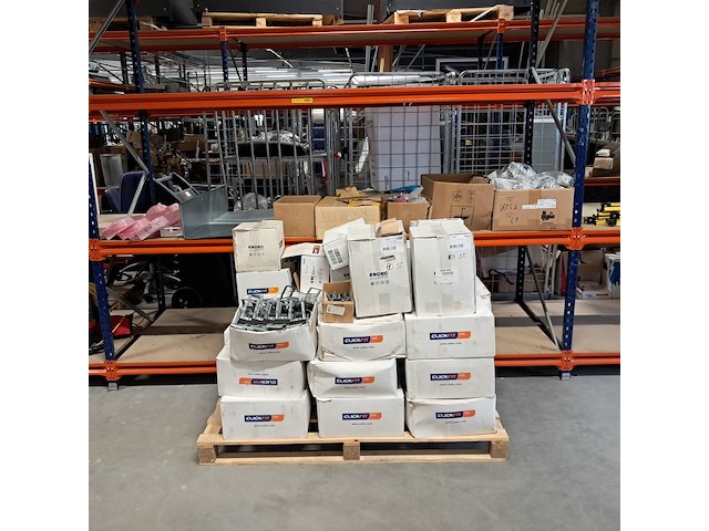 Partij divers instalatie materiaal voor o.a. zonnepanelen, o.a. esdec - afbeelding 1 van  12
