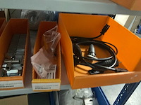 Partij divers installatie- en bevestigingsmateriaal - afbeelding 9 van  10