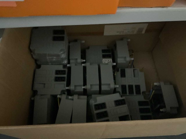 Partij divers installatie- en bevestigingsmateriaal - afbeelding 10 van  10