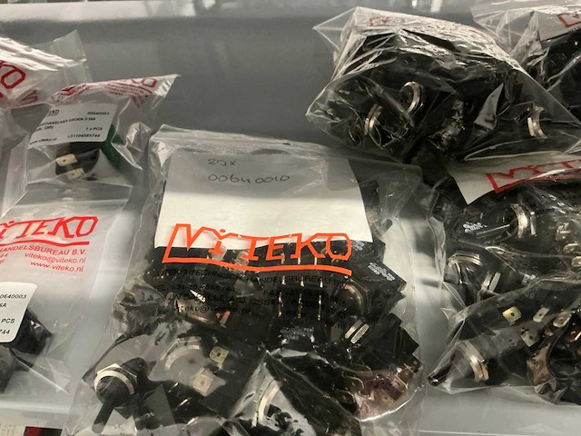 Partij divers installatie materiaal - afbeelding 3 van  43