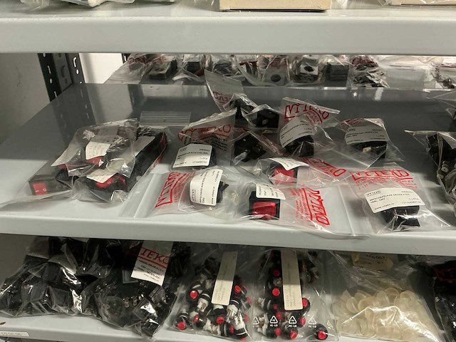 Partij divers installatie materiaal - afbeelding 4 van  43