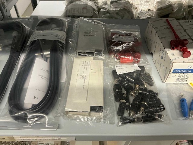 Partij divers installatie materiaal - afbeelding 25 van  43