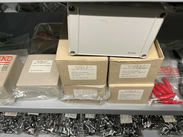 Partij divers installatie materiaal - afbeelding 28 van  43