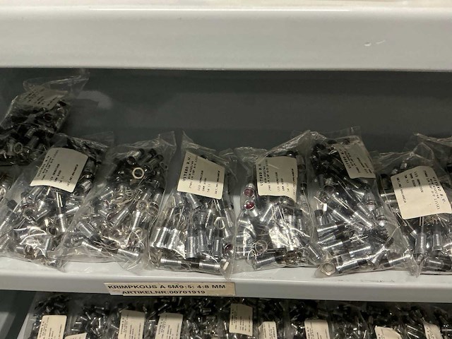 Partij divers installatie materiaal - afbeelding 33 van  43