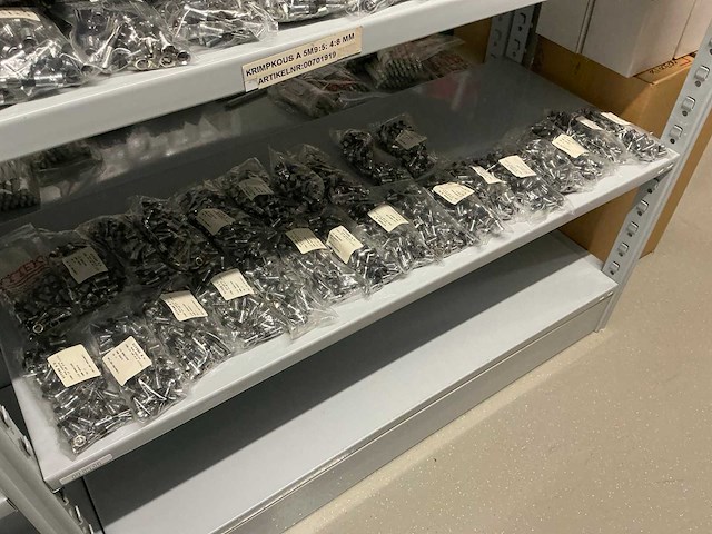 Partij divers installatie materiaal - afbeelding 37 van  43