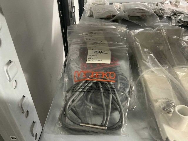 Partij divers installatie materiaal - afbeelding 40 van  43